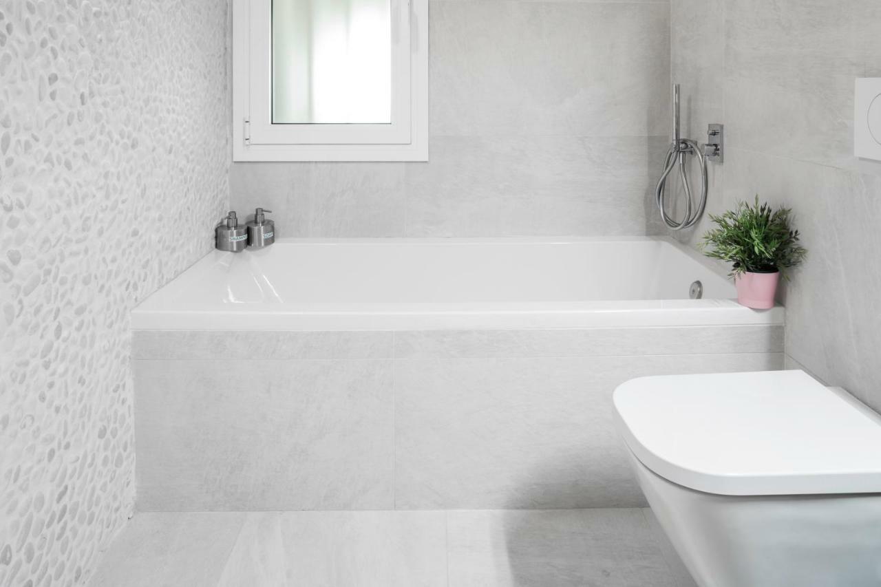 Magic Apartment With Private Terrace Barcelona Bagian luar foto